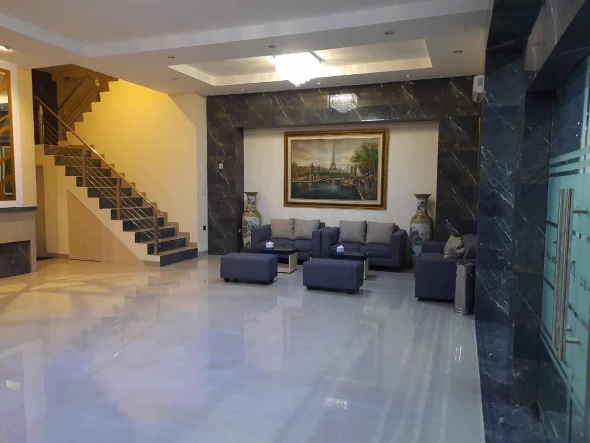 Ams Penthouse Hotel Jakarta Exterior photo